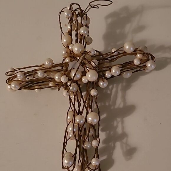 Elegant Pearl-Embellished Wire Cross Ornament - Picture 2 of 12